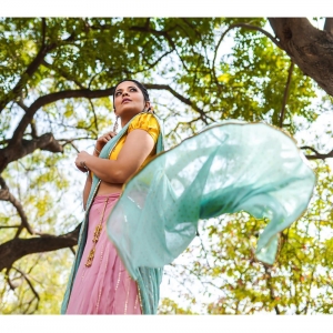 Actress Anasuya Saree Photoshoot Pics