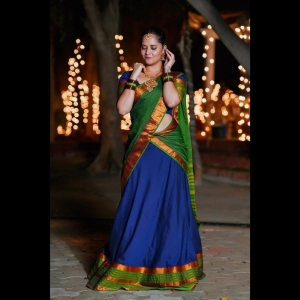 Anasuya New Saree Photoshoot Pics