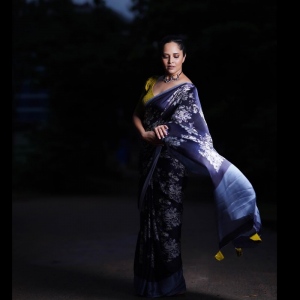 Anasuya New Saree Photoshoot Pics