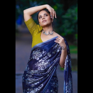 Anasuya New Saree Photoshoot Pics