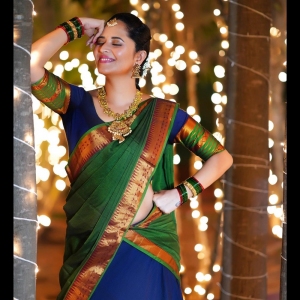 Anasuya New Saree Photoshoot Pics