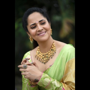 Anasuya New Saree Photoshoot Pics