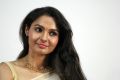 Tamil Actress Andrea Jeremiah White Saree Photos HD
