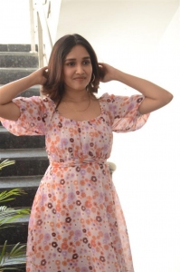 Butta Bomma Movie Heroine Anikha Surendran Pictures