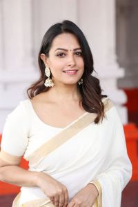 Actress Anita Hassanandani Reddy Saree Photos