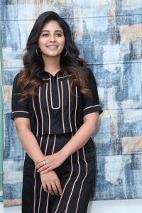 Actress Anjali Photos @ Geethanjali Malli Vachindi Movie Interview