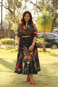 Geethanjali Malli Vachindhi Heroine Anjali New Pics