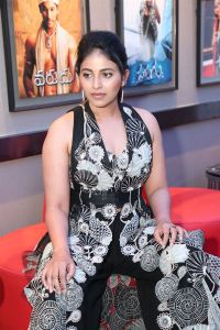 Geethanjali Malli Vachindi Movie Heroine Anjali Latest Pics