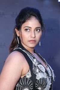 Geethanjali Malli Vachindi Movie Actress Anjali Latest Pics
