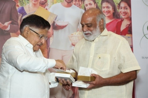 Allu Aravind, K Raghavendra Rao @ Anni Manchi Sakunamule Press Meet Stills