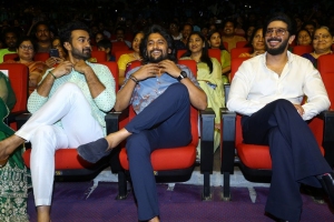 Santosh Soban, Nani, Dulquer Salmaan @ Anni Manchi Sakunamule Pre Release Event Stills