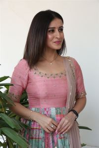 Actress Anshu Saggar Stills @ Mazaka Movie Interview