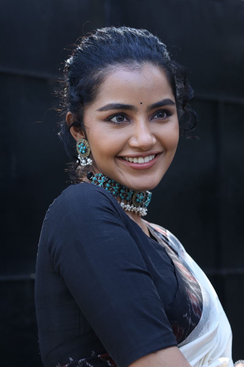 Actress Anupama Parameswaran Stills @ 18 Pages Movie Interview