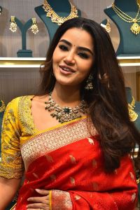 Anupama Parameswaran Saree Stills @ Viyara Fine Silver Jewellery Launch