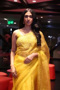 Happy Ending Movie Actress Apoorva Rao Yellow Saree Stills