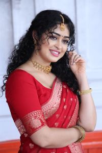 Telugu Actress Apsara Rani Red Saree Cute Stills