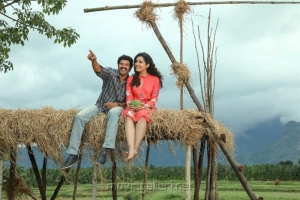 Arya, Raashi Khanna in Aranmanai 3 Movie Stills
