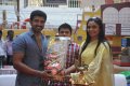 Arun Vijay wife Aarthi Stills