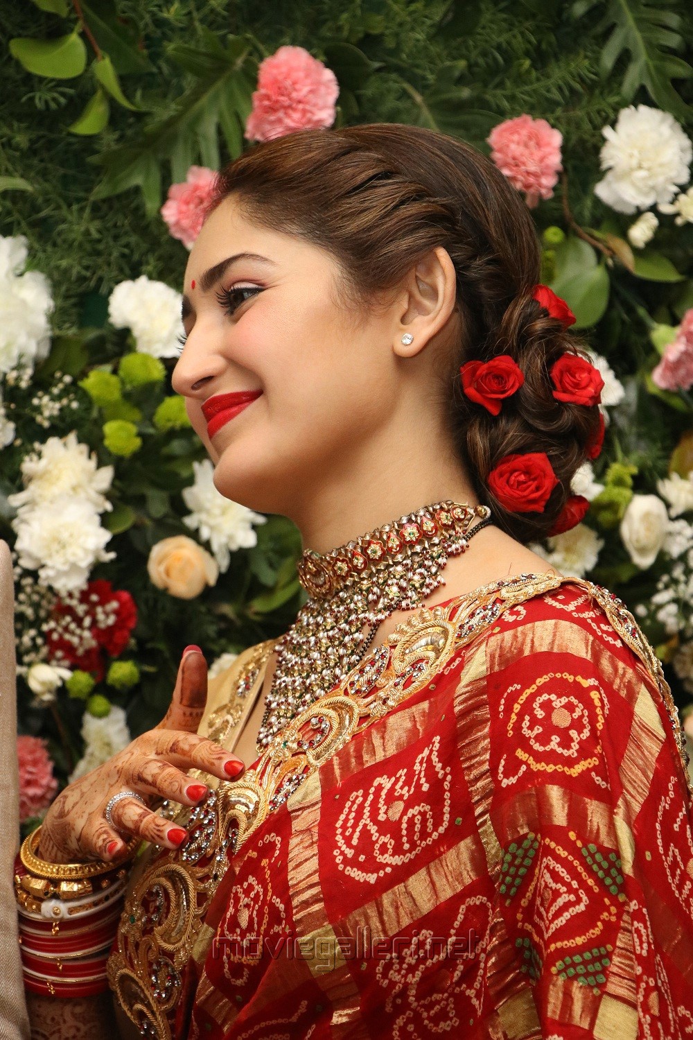 Arya Sayesha Marriage Reception Photos Images Hd New Movie Posters