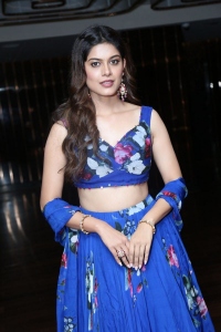 Actress Asha Bhat Pictures @ Ori Devuda Movie Trailer Launch