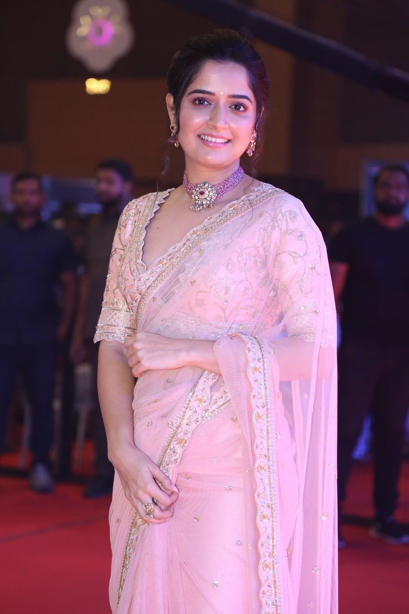 Actress Ashika Ranganath Pics @ Amigos Pre Release