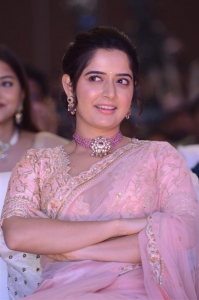 Amigos Movie Actress Ashika Ranganath Pics