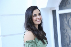 Amigos Movie Actress Ashika Ranganath Pictures