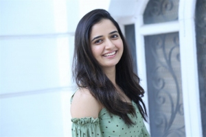 Amigos Movie Actress Ashika Ranganath Pictures