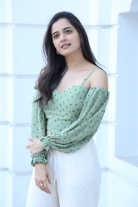 Amigos Movie Heroine Ashika Ranganath Pictures