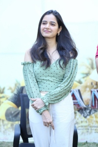 Amigos Movie Actress Ashika Ranganath Pictures