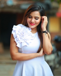 Telugu Actress Ashu Reddy Photoshoot Stills