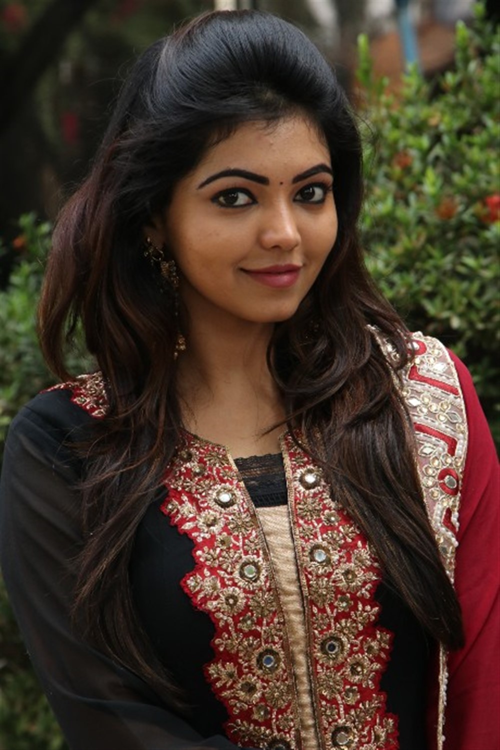 tamil actress athulya ravi latest pics in black churidar dress 13f5a1c