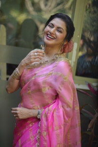 Actress Bhagyashree Saree Photos @ Radhe Shyam Movie Interview