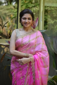 Actress Bhagyashree Saree Photos @ Radhe Shyam Movie Interview