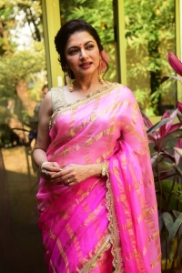 Radhe Shyam Movie Actress Bhagyashree Saree Photos