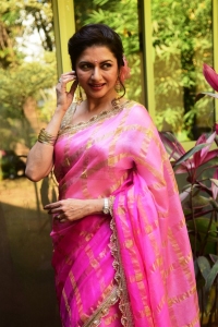 Radhe Shyam Movie Actress Bhagyashree Saree Photos