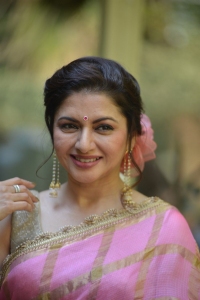 Radhe Shyam Movie Actress Bhagyashree Saree Photos