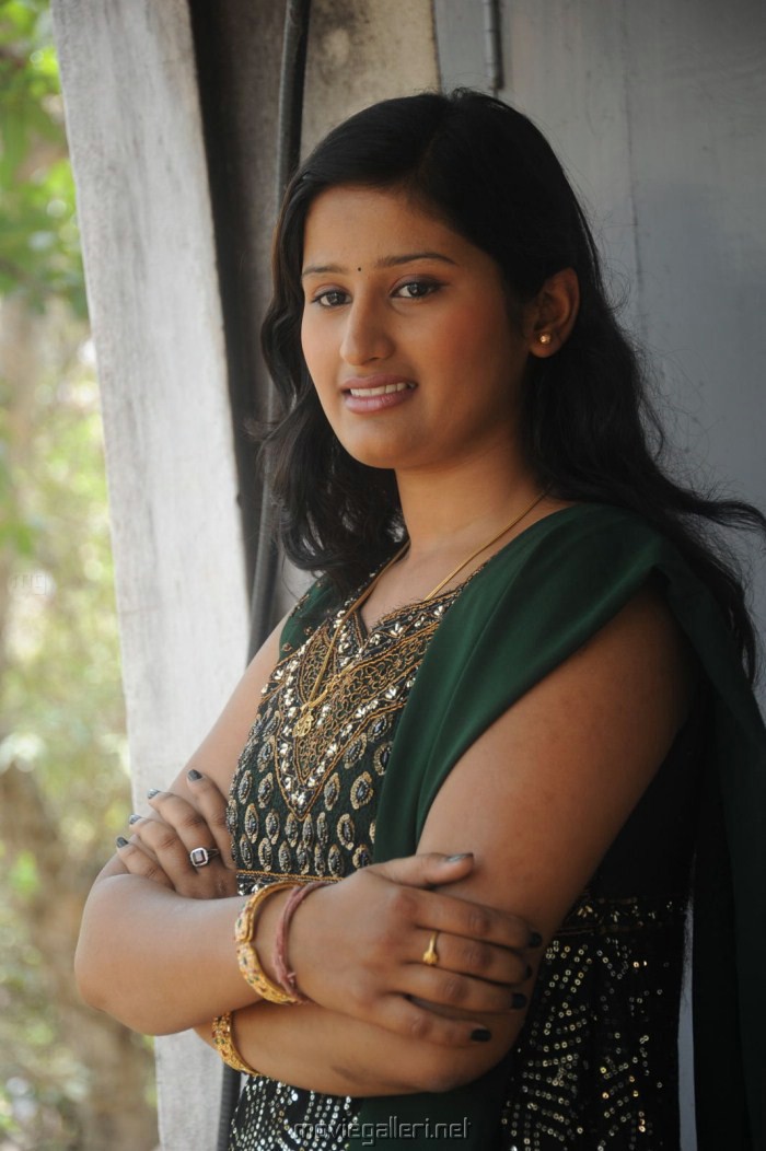 New Telugu Actress Bharathi Stills Photos Gallery