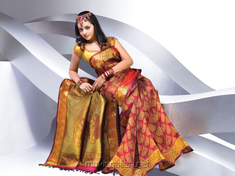 Bhavana wearing Gorgeous Silk Sarees Pictures Images. 
