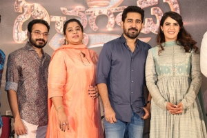 Vijay Kumar, Fathima, Vijay Antony, Kavya Thapar @ Bichagadu 2 Movie Press Meet Stills