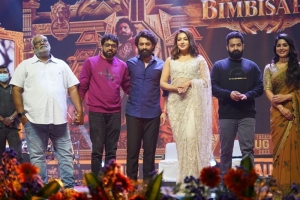 MM Keeravani, Mallidi Vashist, Nandamuri Kalyan Ram, Catherine Tresa, Jr NTR, Samyuktha Menon @ Bimbisara Pre Release Event Stills