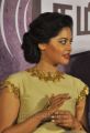 Actress Bindu Madhavi @ Tamiluku En Ondrai Aluthavum Press Meet