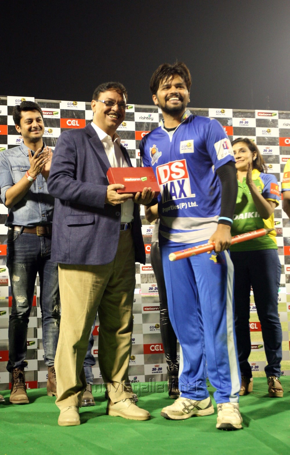 CCL 4 Final Karnataka Bulldozers vs Kerala Strikers Match Photos | New