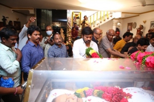 Chiranjeevi pay homage to Krishna Photos