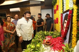 Nandamuri Balakrishna Pay Last Respects to Superstar Krishna Photos