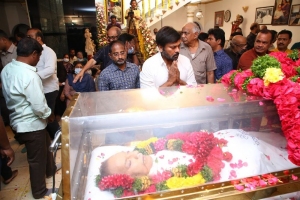 Chiranjeevi pay homage to Krishna Photos