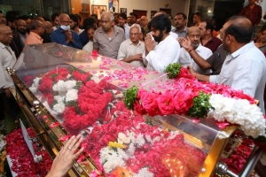 Pawan Kalyan pay homage to Krishna Photos