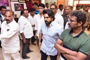 Ram Charan pay homage to Krishna Photos