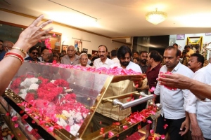 Pawan Kalyan pay homage to Krishna Photos