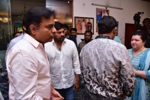 KTR pay homage to Krishna Photos